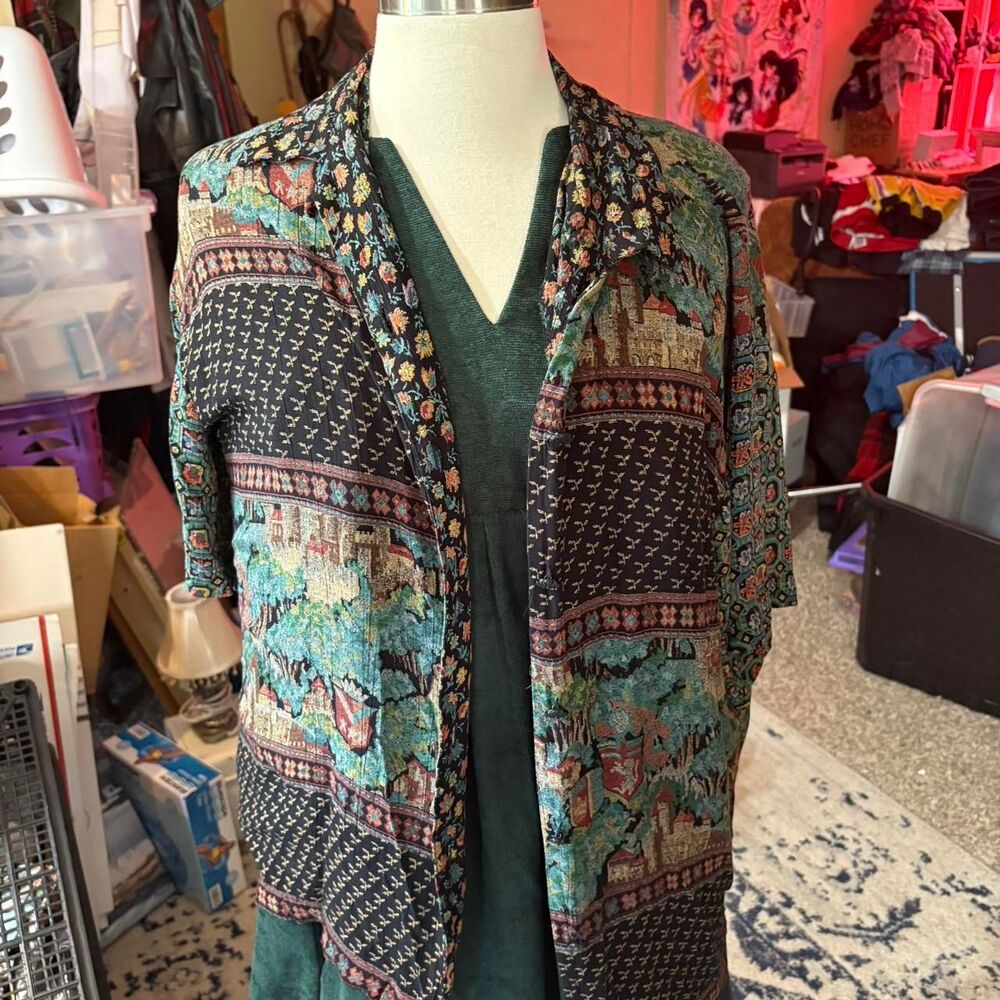 Karen Kane vintage 80s or 90s medieval style tapestry button down blouse  size 4